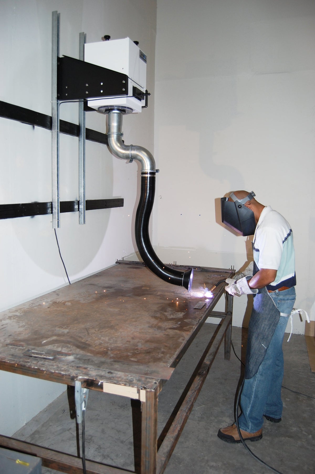 Sentry Wall Mounted Fume Extractor - Welding